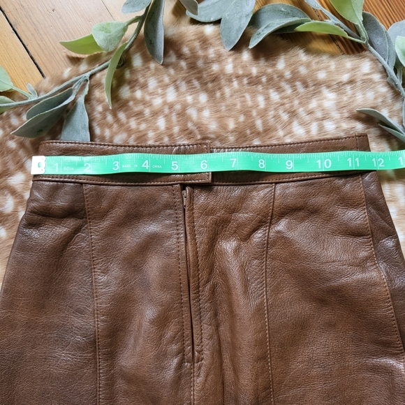 Vintage Leather Skirt | Code Nouveau - Picture 7 of 8